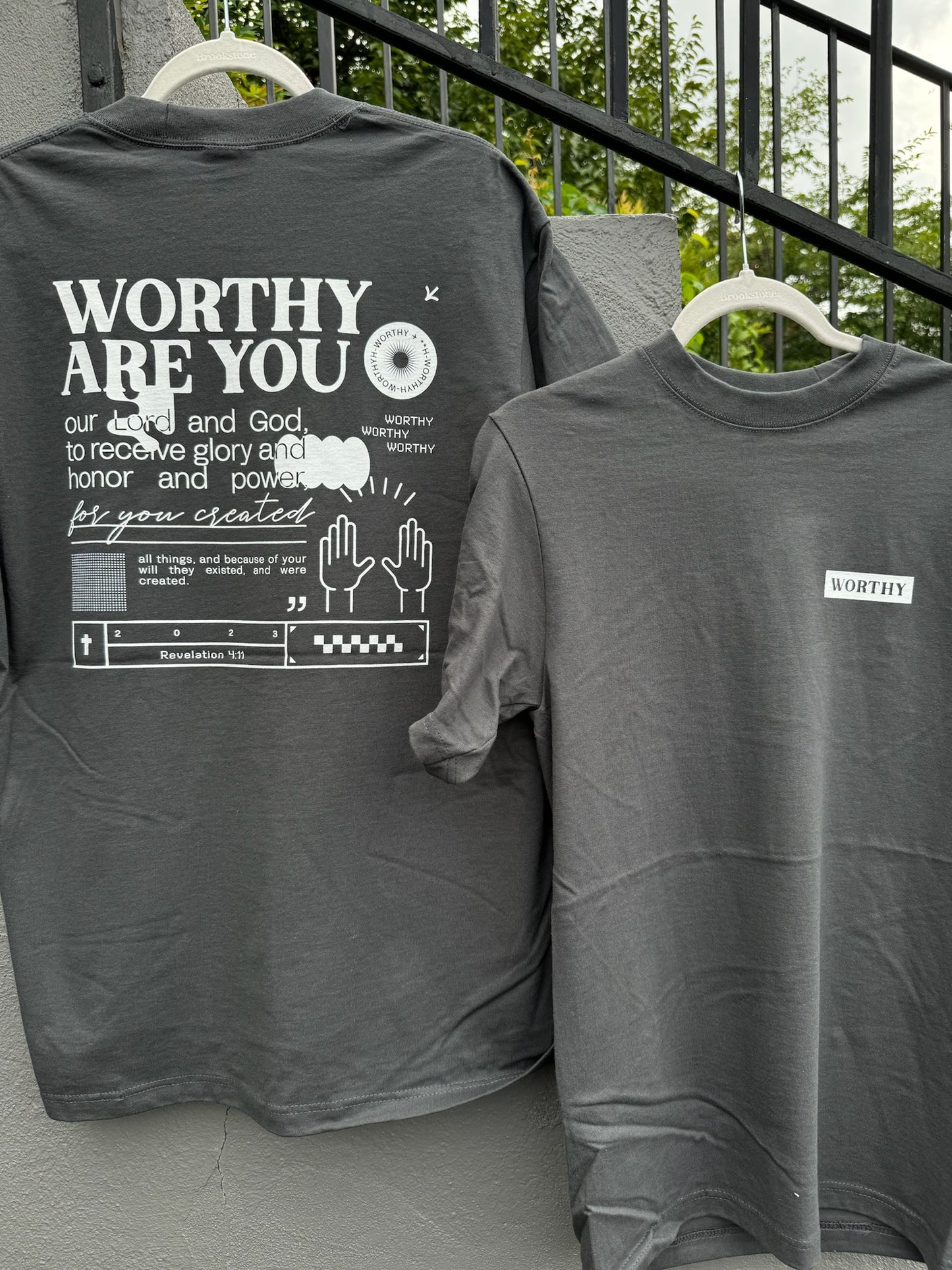 Hworthy T-Shirt  Heavyweight "God is worthy" grey