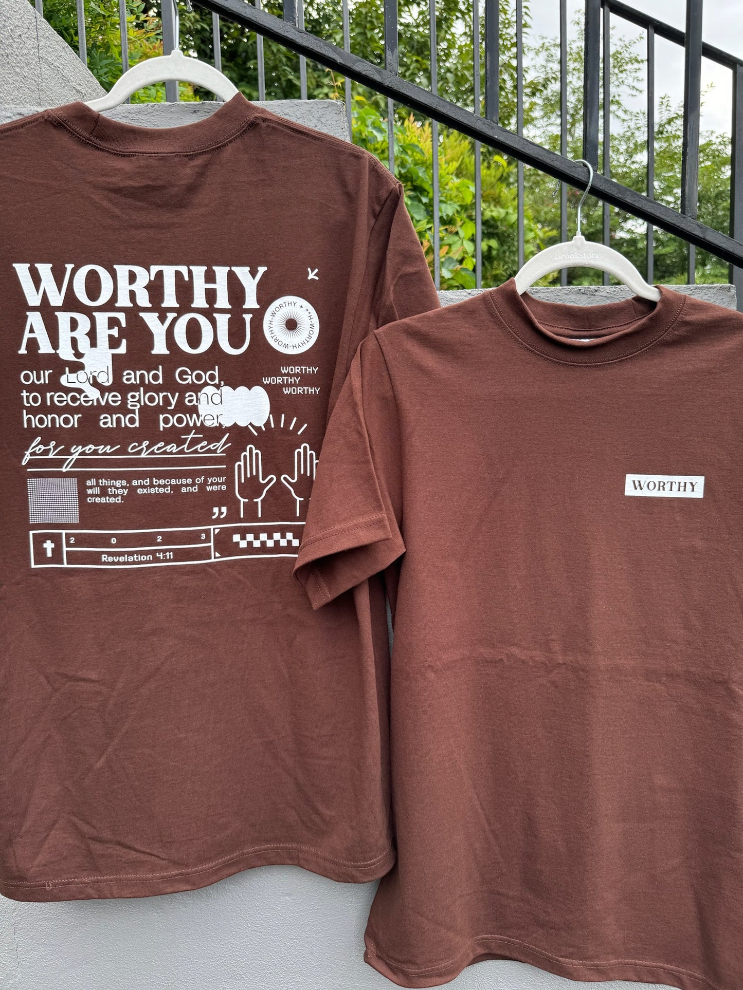 Hworthy T-Shirt  Heavyweight "God is worthy" Brown