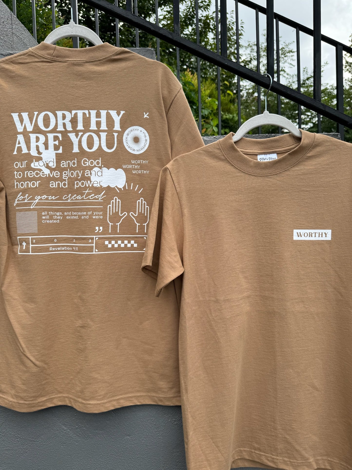 Hworthy T-Shirt  Heavyweight "God is worthy" Beige