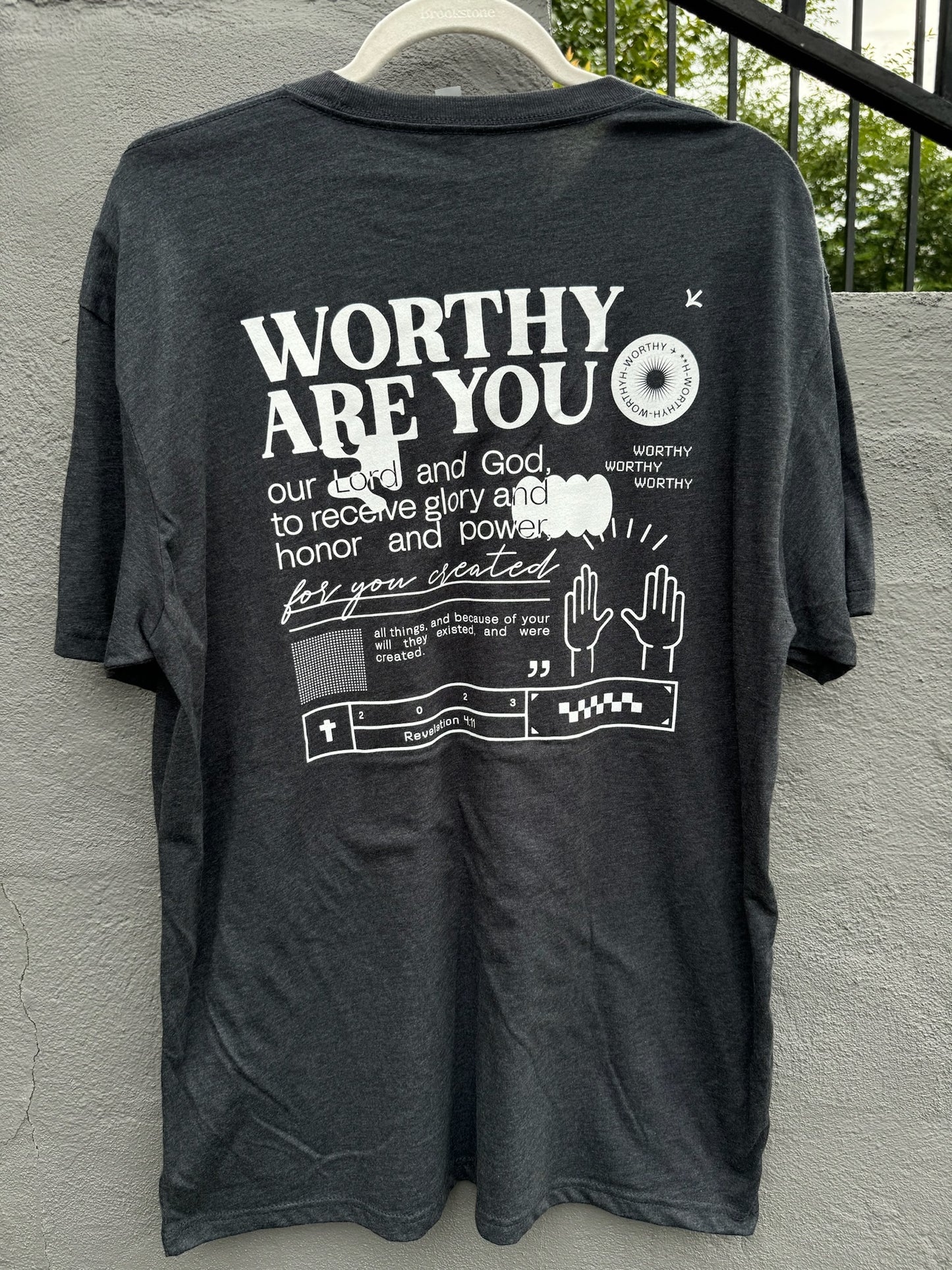 T-Shirt Next Level 6210 "God is worthy" Charcoal