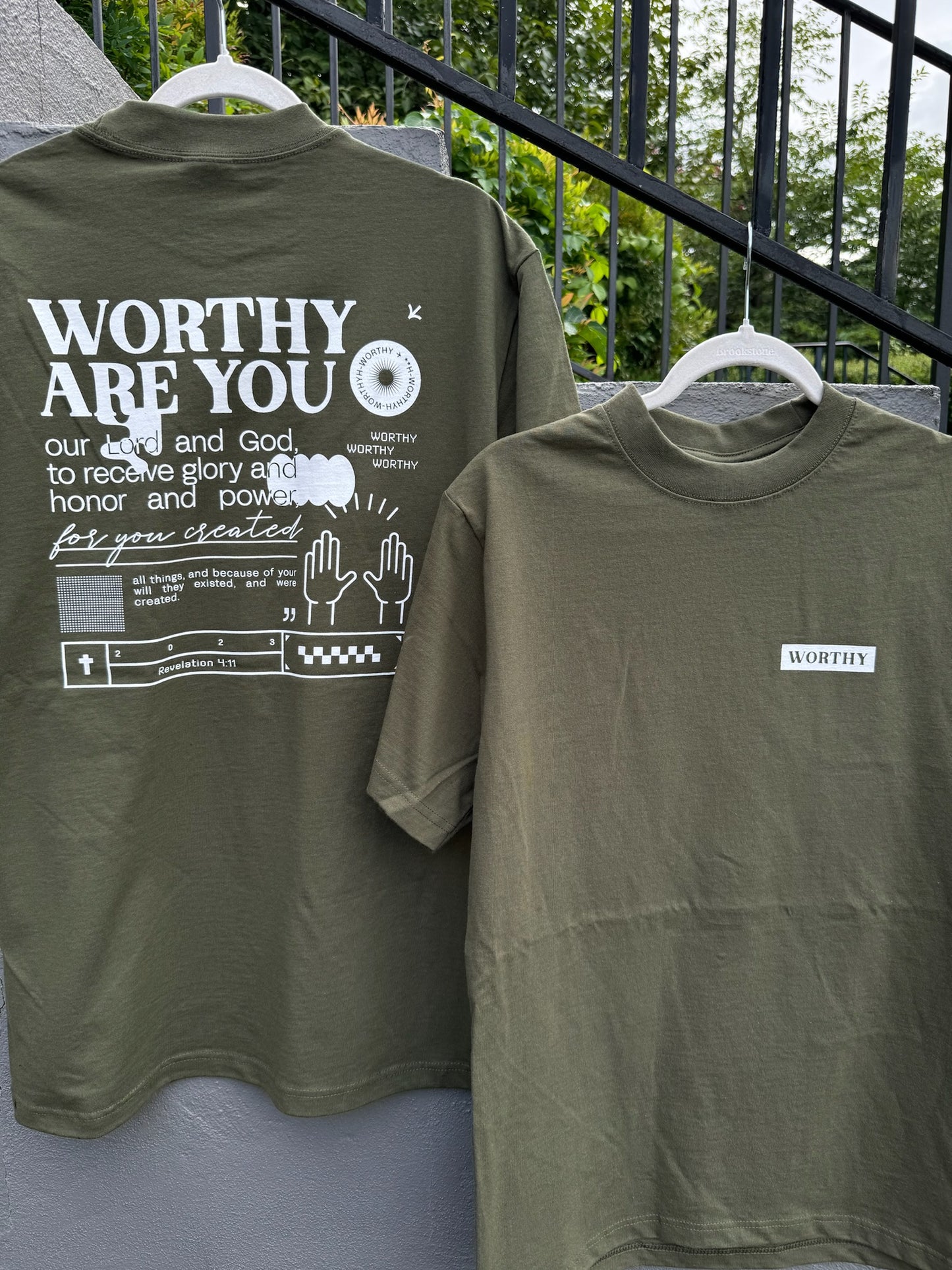 Hworthy T-Shirt  Heavyweight "God is worthy" Green